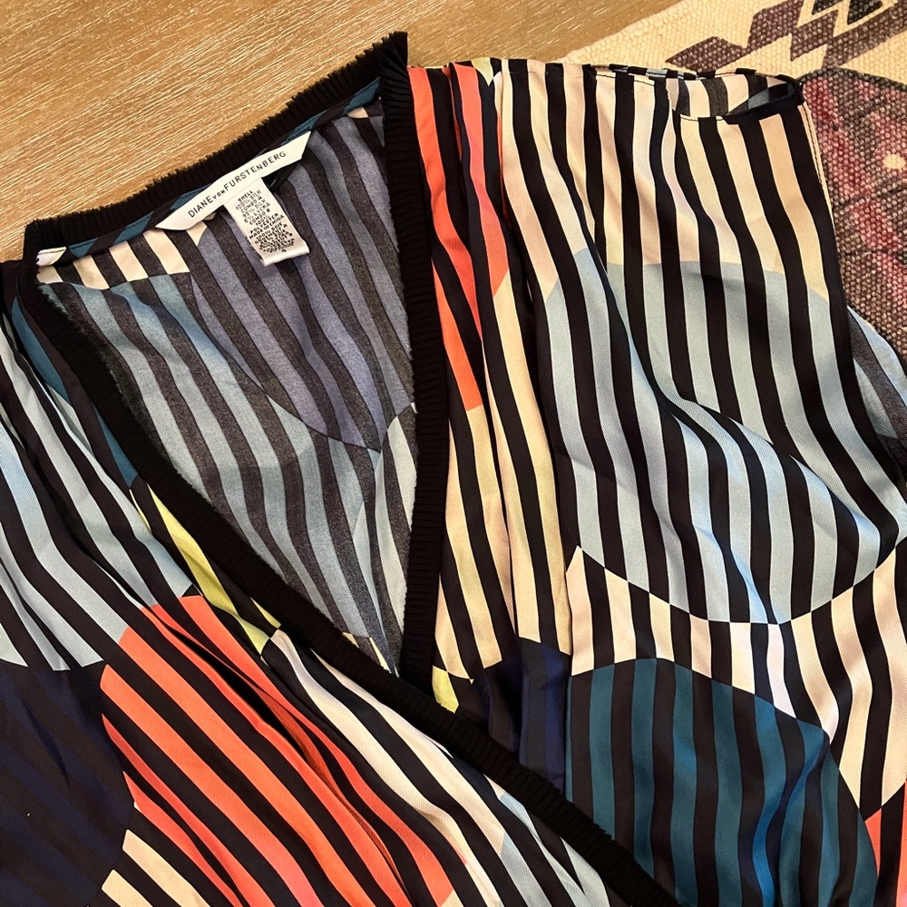 Diane von Furstenberg Top - Picture 11 of 12